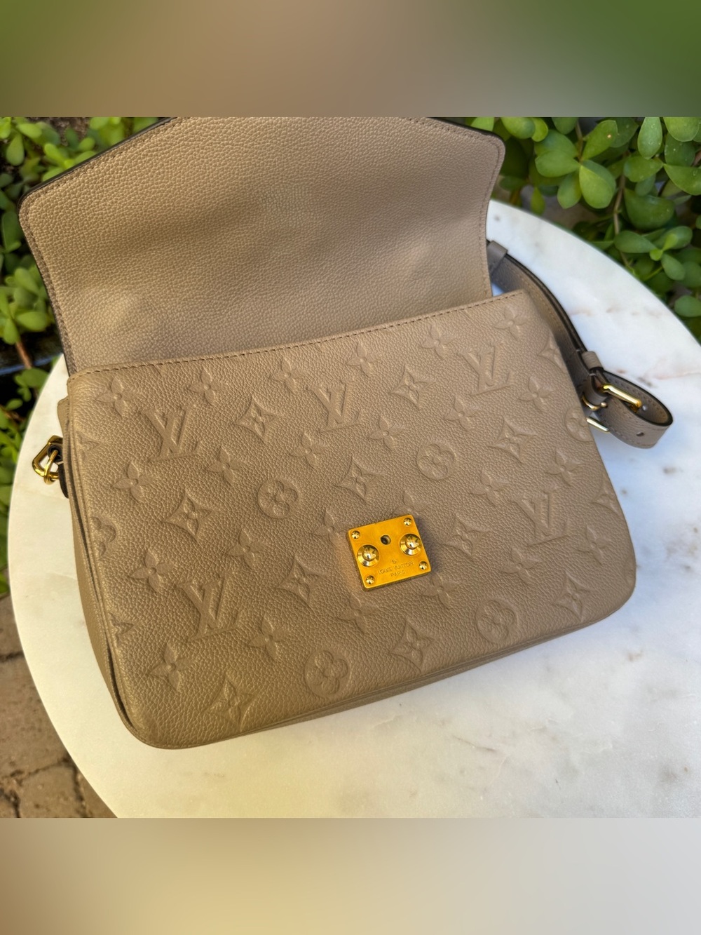 Louis Vuitton Empreinte Leather Métis Crossbody - Picture 8 of 16